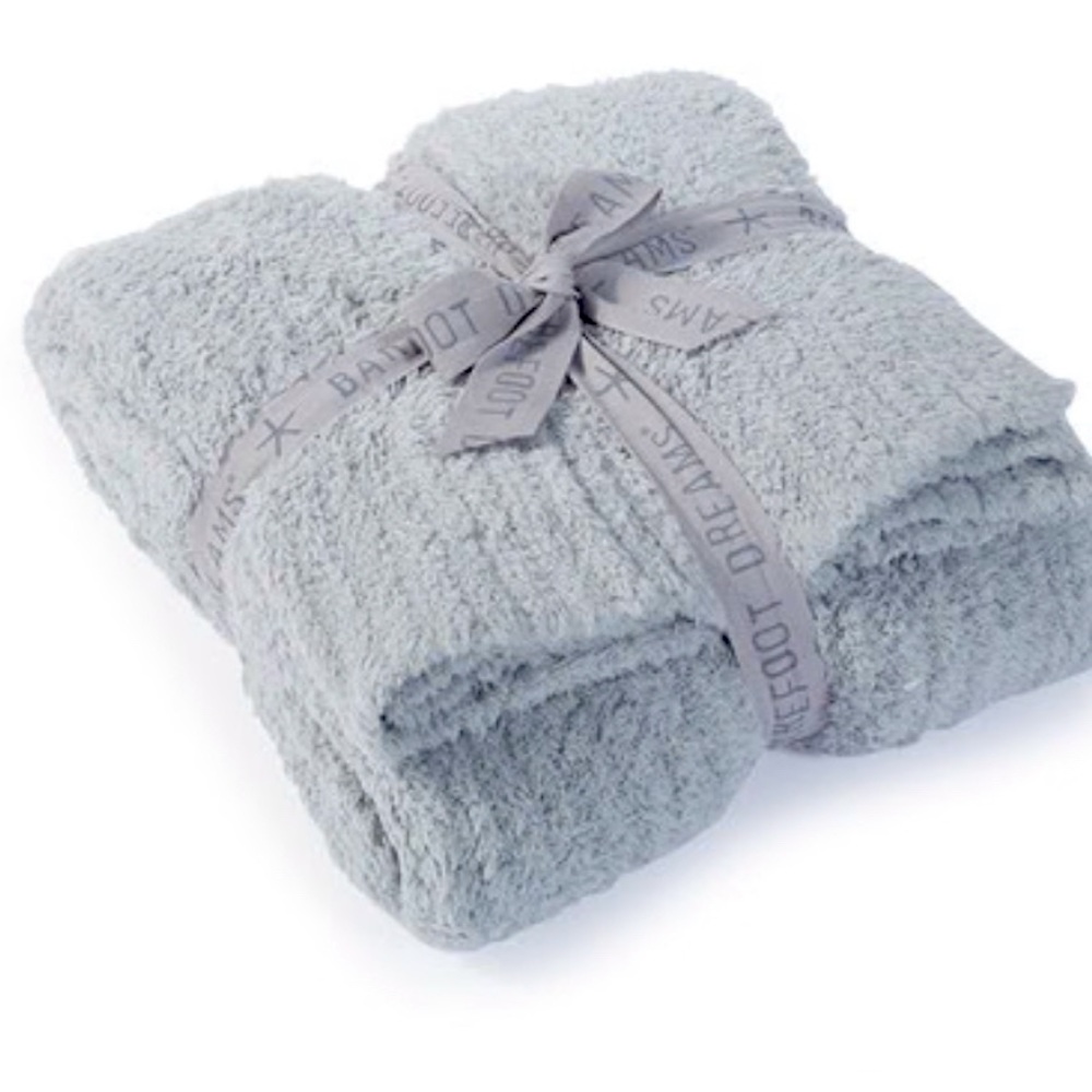 Barefoot Dreams NWT ribbed throw blanket Color- Ocean